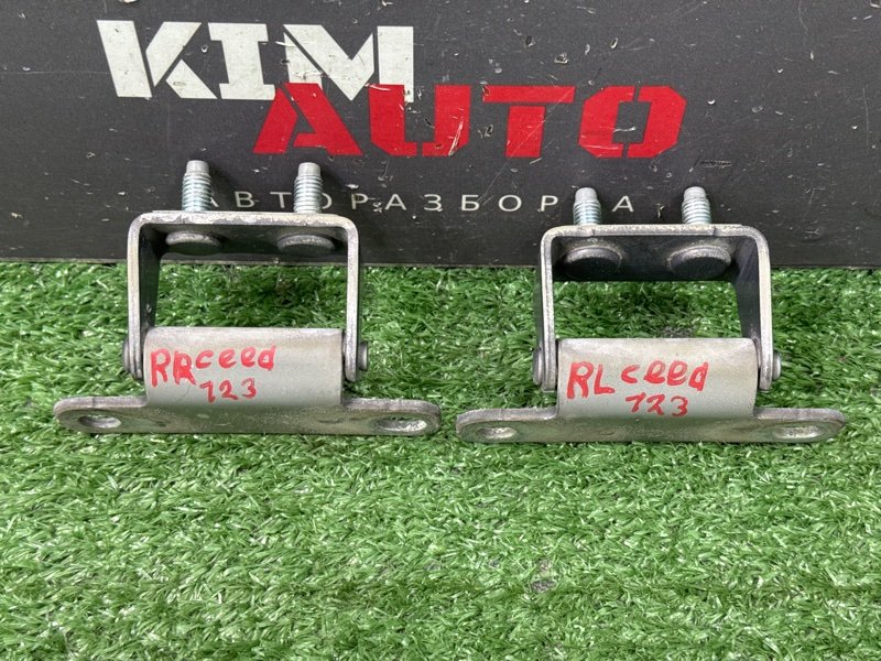 Петли крышки багажника Kia Ceed 2 2015 SW