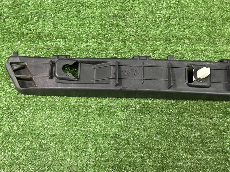 Кронштейн заднего бампера Kia Ceed 2 2015 SW