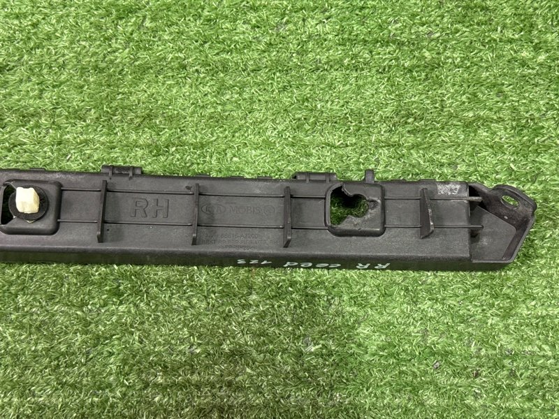 Кронштейн заднего бампера Kia Ceed 2 2015 SW