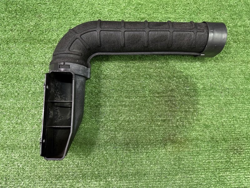 Воздухозаборник Kia Ceed 2 2015 SW