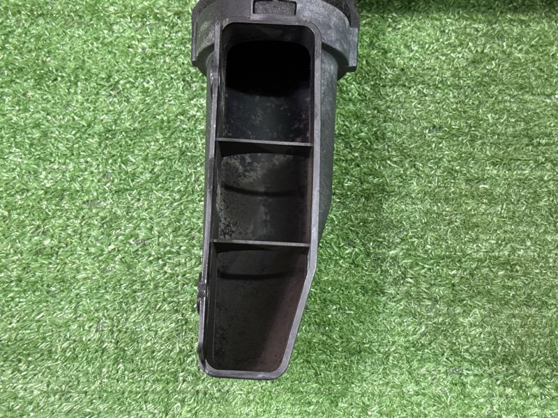 Воздухозаборник Kia Ceed 2 2015 SW