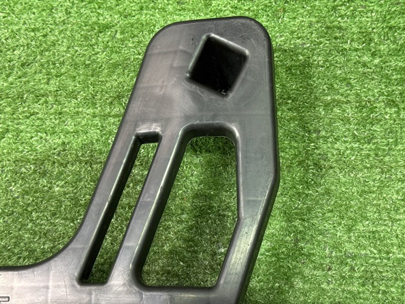 Кронштейн бампера Kia Ceed 2 2015 SW