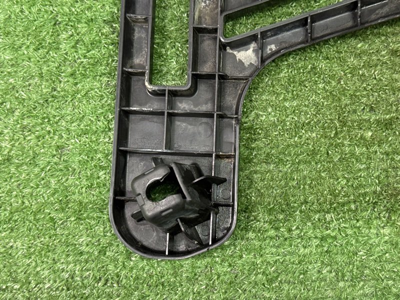 Кронштейн бампера Kia Ceed 2 2015 SW