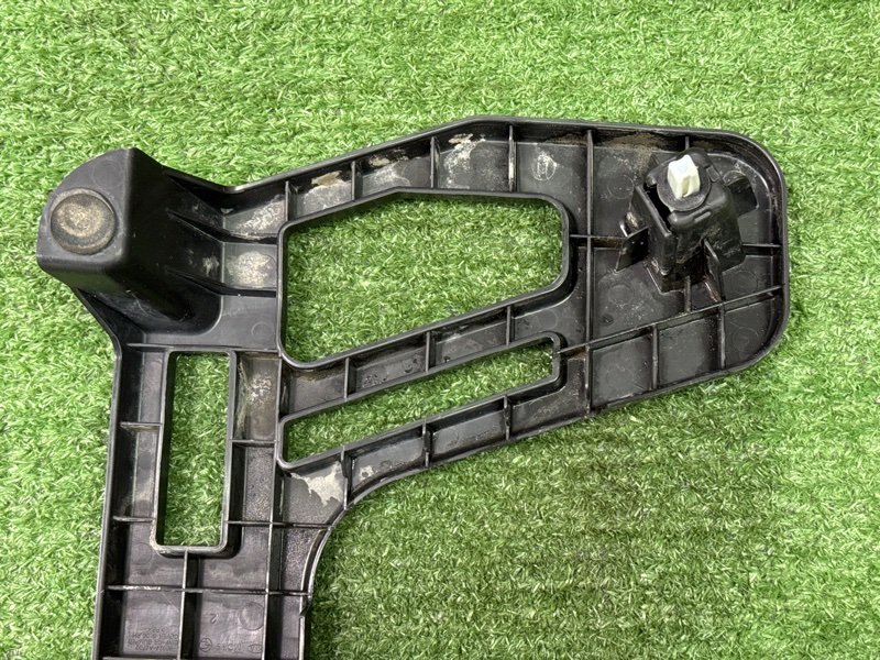 Кронштейн бампера Kia Ceed 2 2015 SW