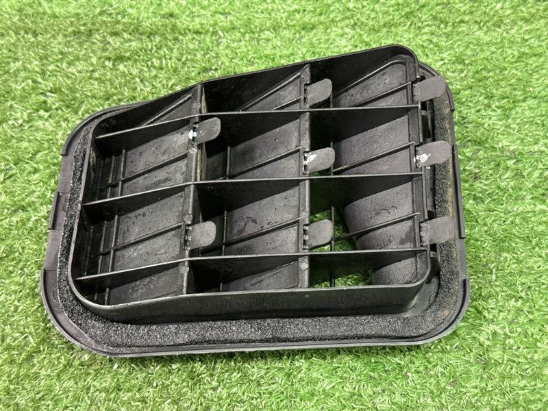 Решетка вентиляционная Kia Ceed 2 2015 SW