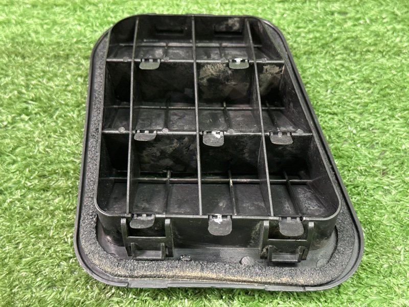 Решетка вентиляционная Kia Ceed 2 2015 SW