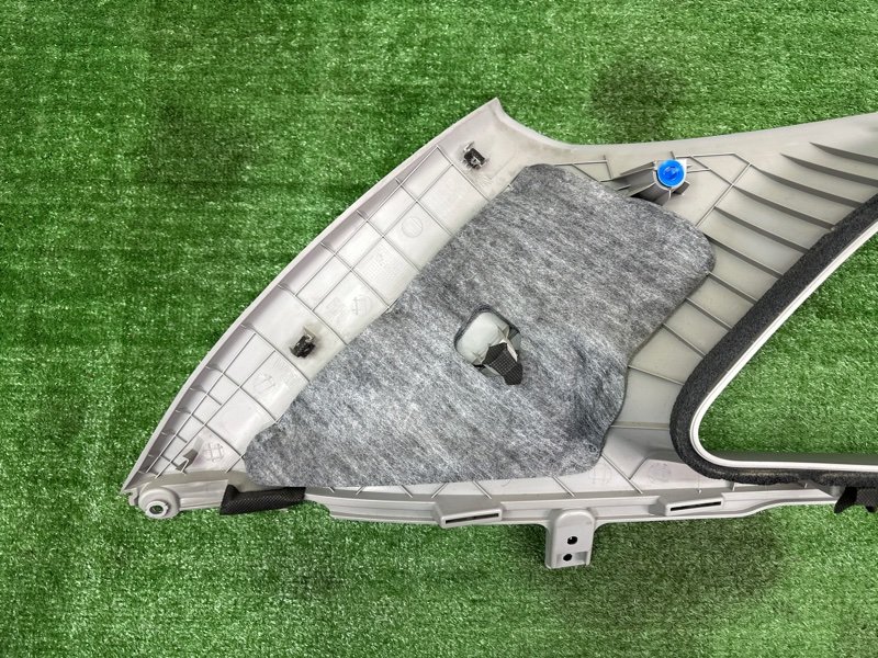 Накладка стойки кузова Kia Ceed 2 2015 SW