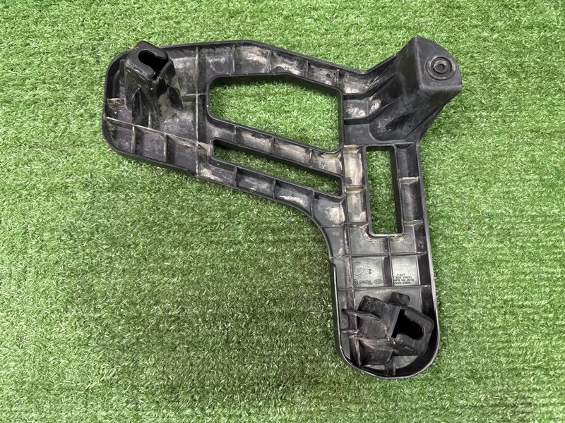 Кронштейн бампера Kia Ceed 2 2015 SW