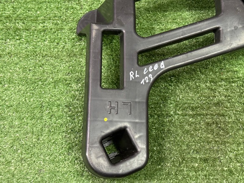 Кронштейн бампера Kia Ceed 2 2015 SW