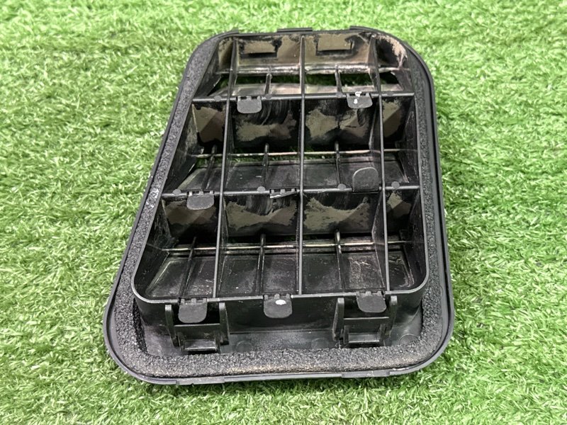 Решетка вентиляционная Kia Ceed 2 2015 SW