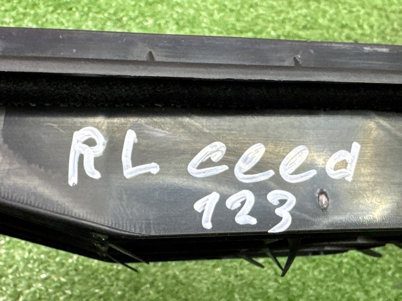 Решетка вентиляционная Kia Ceed 2 2015 SW