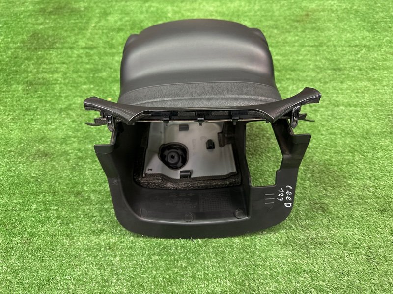 Кожух рулевой колонки Kia Ceed 2 2015 SW