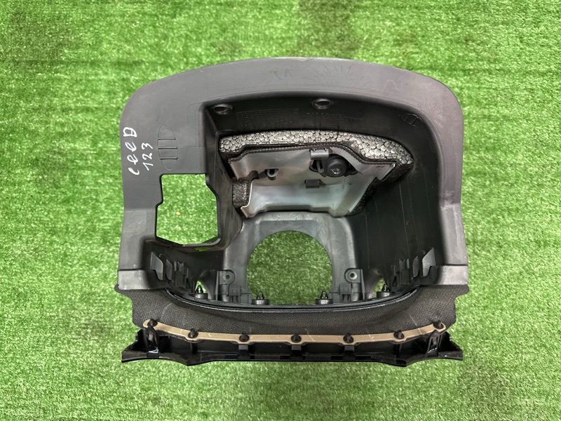 Кожух рулевой колонки Kia Ceed 2 2015 SW