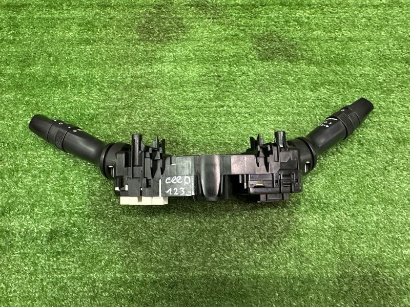 Подрулевой переключатель (гитара) Kia Ceed 2 2015 SW