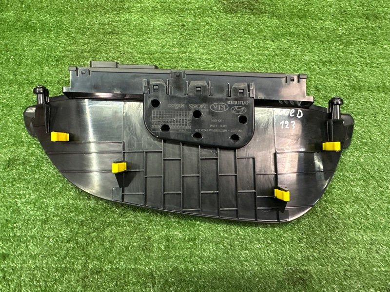 Часы Kia Ceed 2 2015 SW