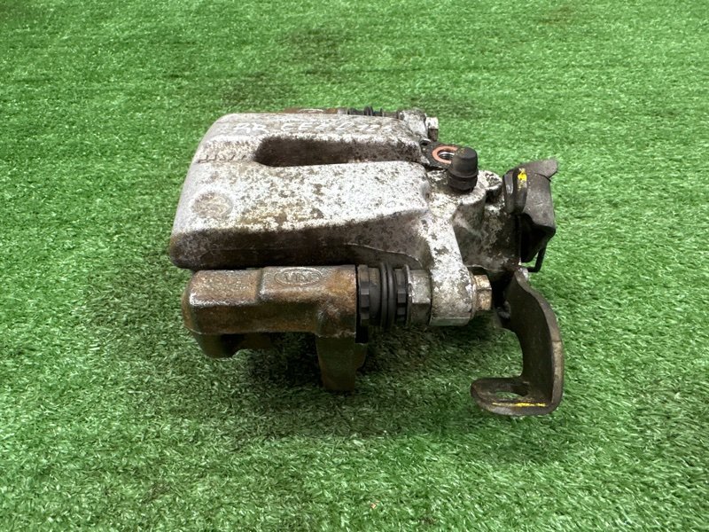 Суппорт тормозной Kia Ceed 2 2015 SW