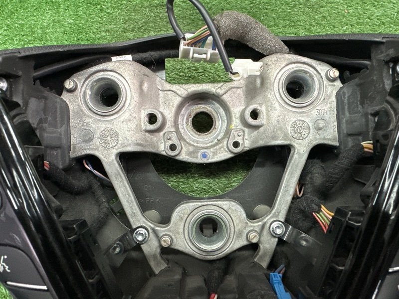 Руль кожаный с кнопками Kia Ceed 2 2015 SW