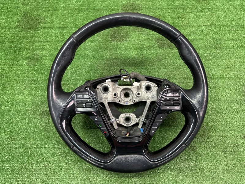 Руль кожаный с кнопками Kia Ceed 2 2015 SW
