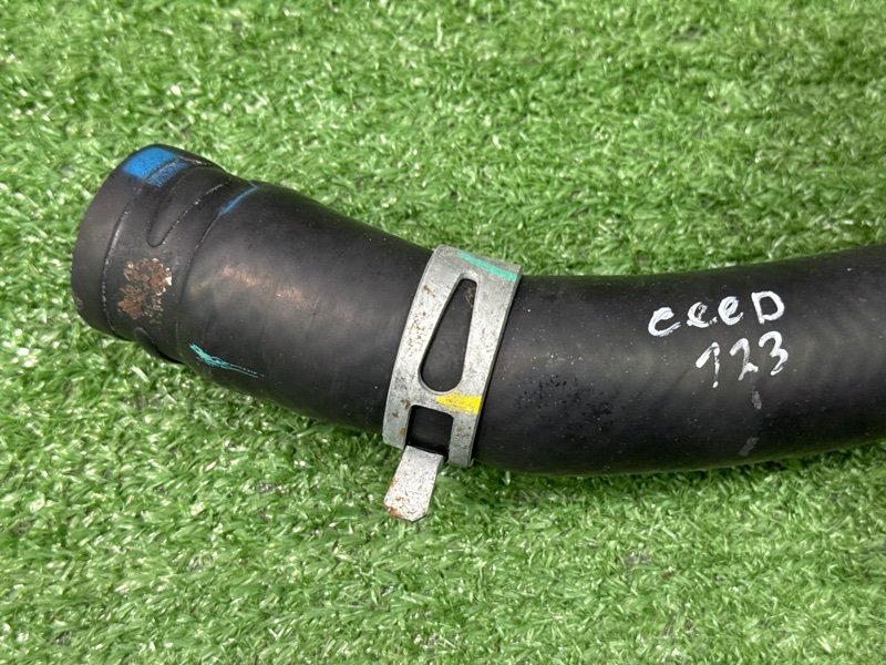 Патрубок радиатора Kia Ceed 2 2015 SW