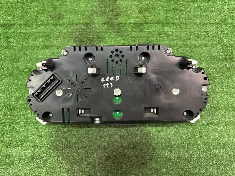 Панель приборов (щиток) Kia Ceed 2 2015 SW