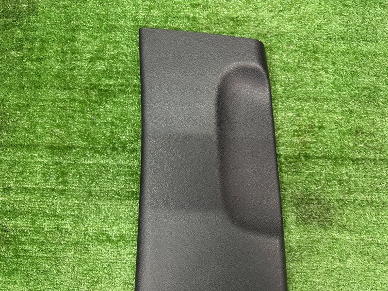 Накладка центральной стойки нижняя Kia Ceed 2 2015 SW