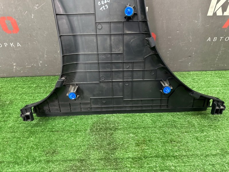 Накладка центральной стойки нижняя Kia Ceed 2 2015 SW