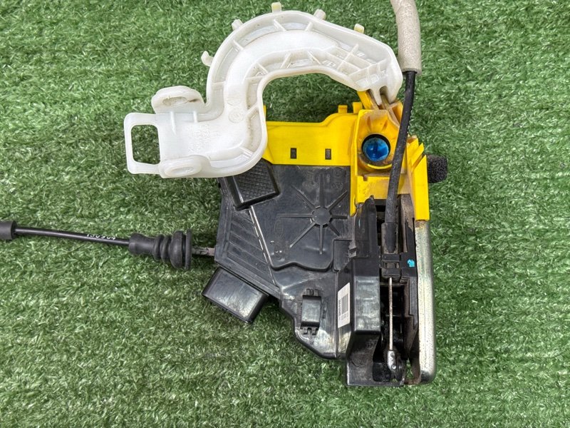 Замок двери Kia Ceed 2 2015 SW