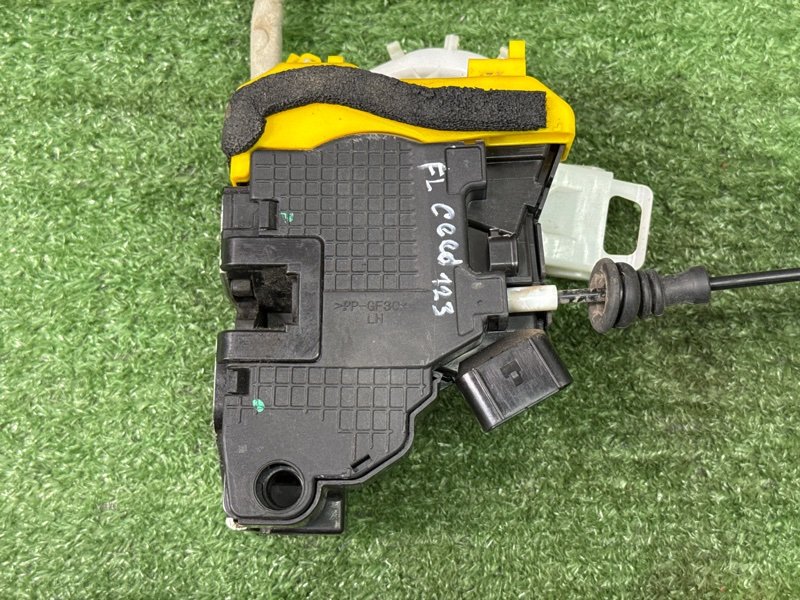 Замок двери Kia Ceed 2 2015 SW