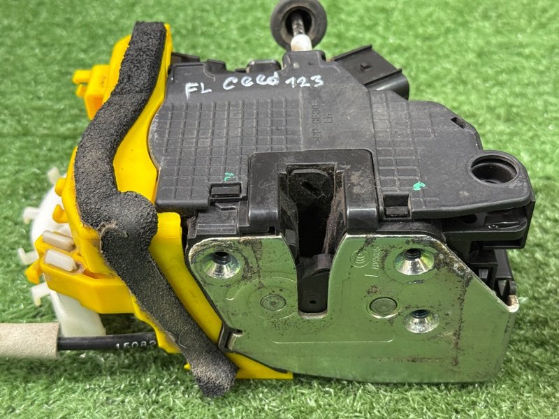 Замок двери Kia Ceed 2 2015 SW