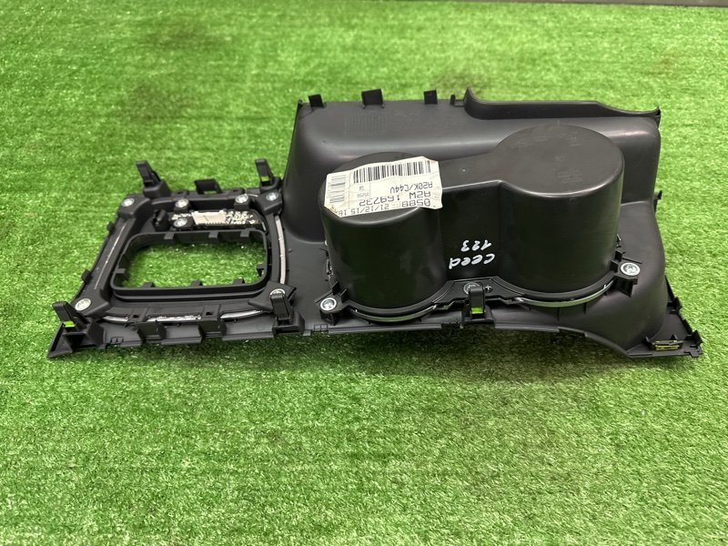 Накладка центральной консоли Kia Ceed 2 2015 SW