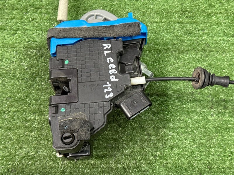 Замок двери Kia Ceed 2 2015 SW