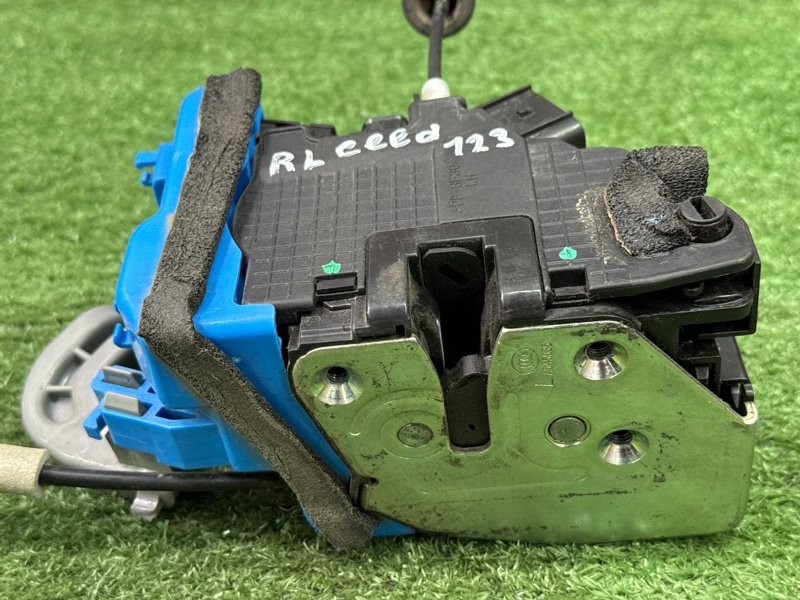 Замок двери Kia Ceed 2 2015 SW