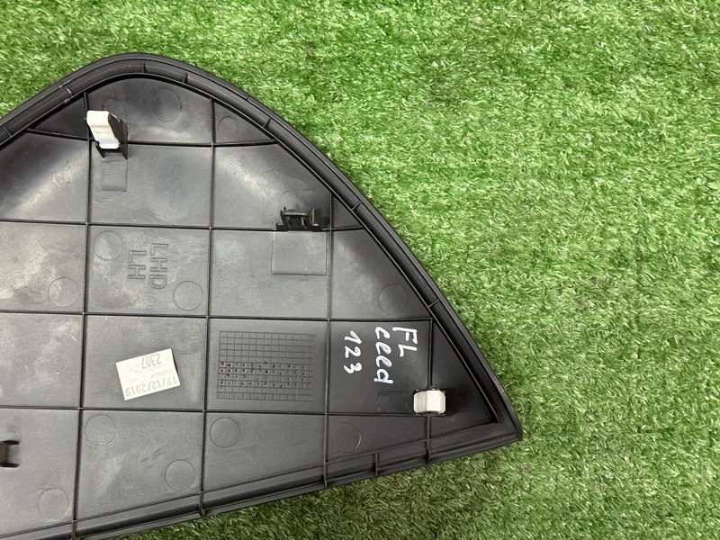 Накладка торпедо Kia Ceed 2 2015 SW