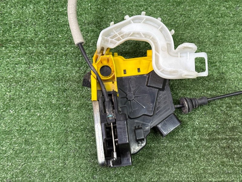 Замок двери Kia Ceed 2 2015 SW