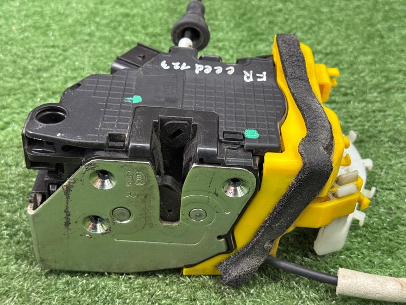 Замок двери Kia Ceed 2 2015 SW