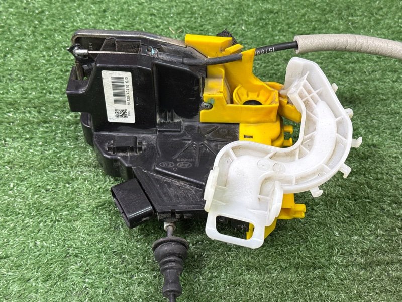 Замок двери Kia Ceed 2 2015 SW