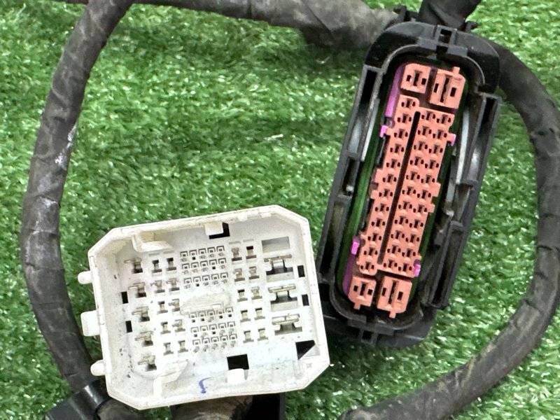 Проводка моторного отсека с блоком предохранителей Kia Ceed 2 2015 SW