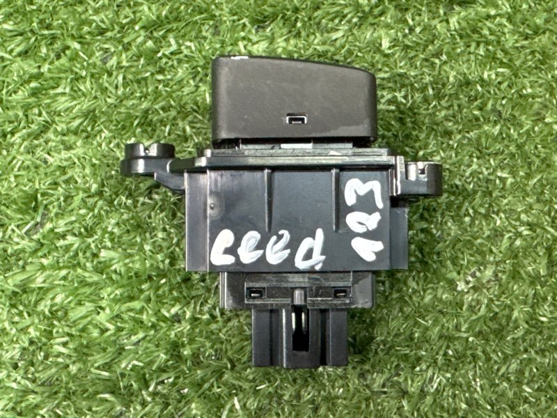 Кнопка аварийной сигнализации Kia Ceed 2 2015 SW