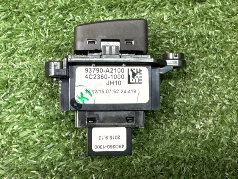 Кнопка аварийной сигнализации Kia Ceed 2 2015 SW