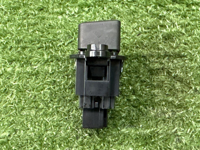 Кнопка аварийной сигнализации Kia Ceed 2 2015 SW