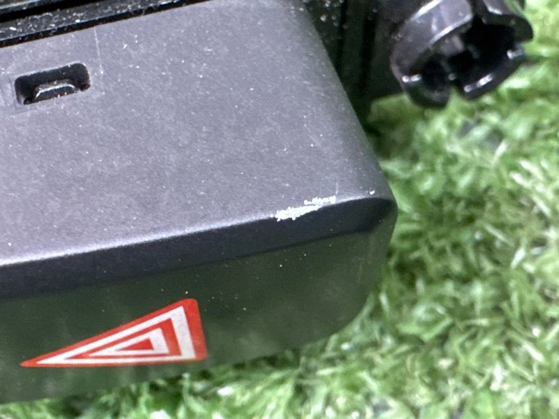 Кнопка аварийной сигнализации Kia Ceed 2 2015 SW