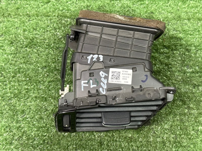 Дефлектор воздушный Kia Ceed 2 2015 SW