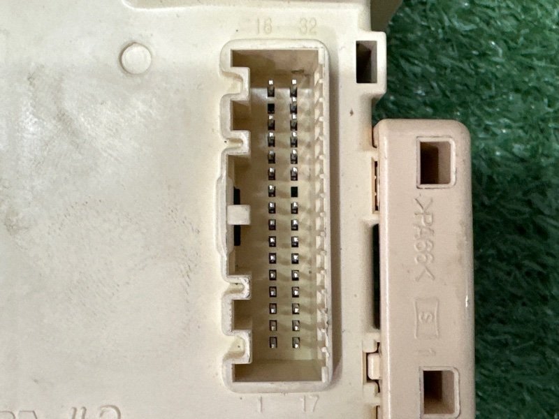 Блок предохранителей салонный Kia Ceed 2 2015 SW