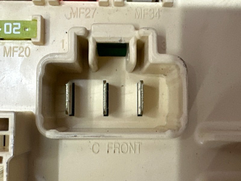 Блок предохранителей салонный Kia Ceed 2 2015 SW