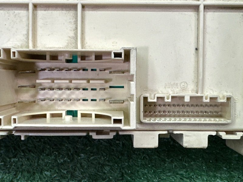 Блок предохранителей салонный Kia Ceed 2 2015 SW