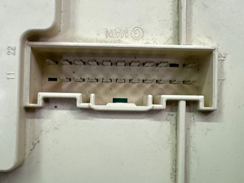 Блок предохранителей салонный Kia Ceed 2 2015 SW