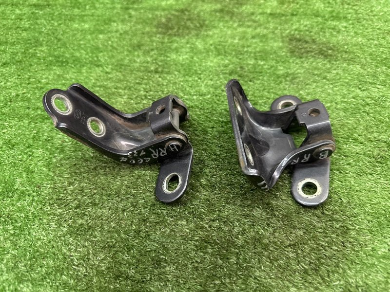 Петли двери Kia Ceed 2 2015 SW