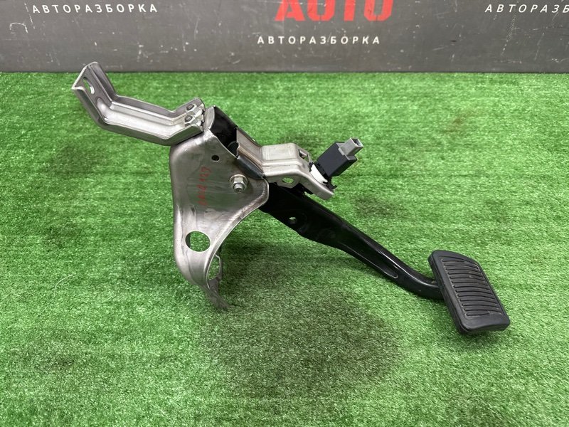 Педаль тормоза АКПП Kia Ceed 2 2015 SW