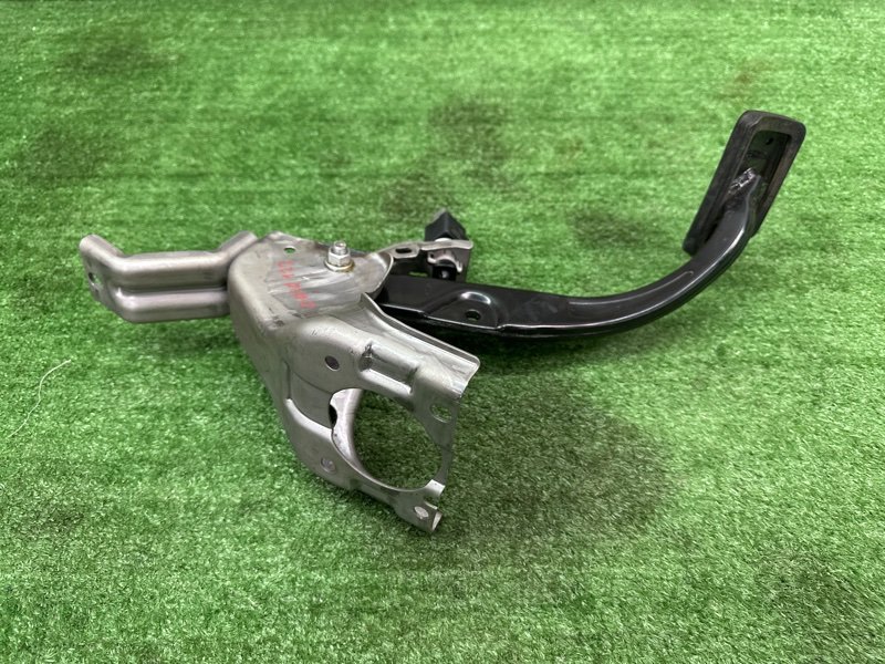 Педаль тормоза АКПП Kia Ceed 2 2015 SW