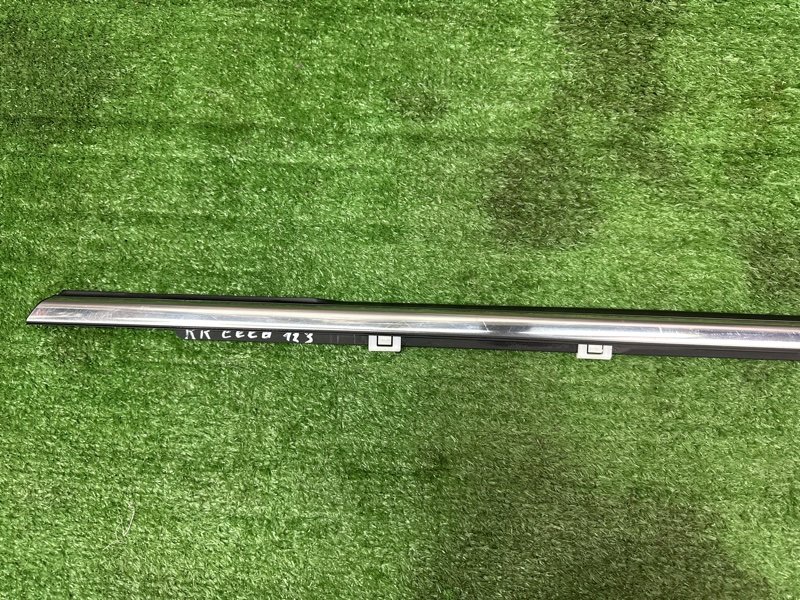 Уплотнитель стекла наружный(Бархотка) Хром Kia Ceed 2 2015 SW